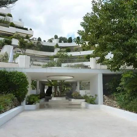Apartment 3 Bedroom On Golden Mile *