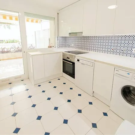 Apartment 3 Bedroom On Golden Mile *